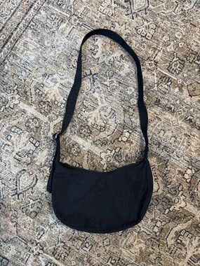 Baggu Small Crescent Bag Original Strap Length | Black Crossbody Shoulder Bag